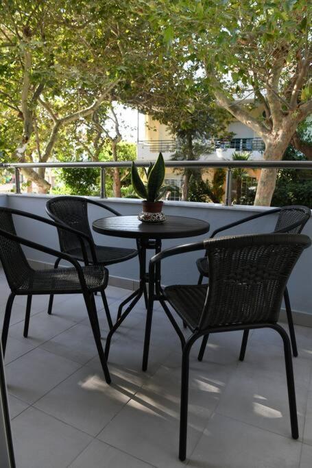 Emerald Cozy Rhodes City